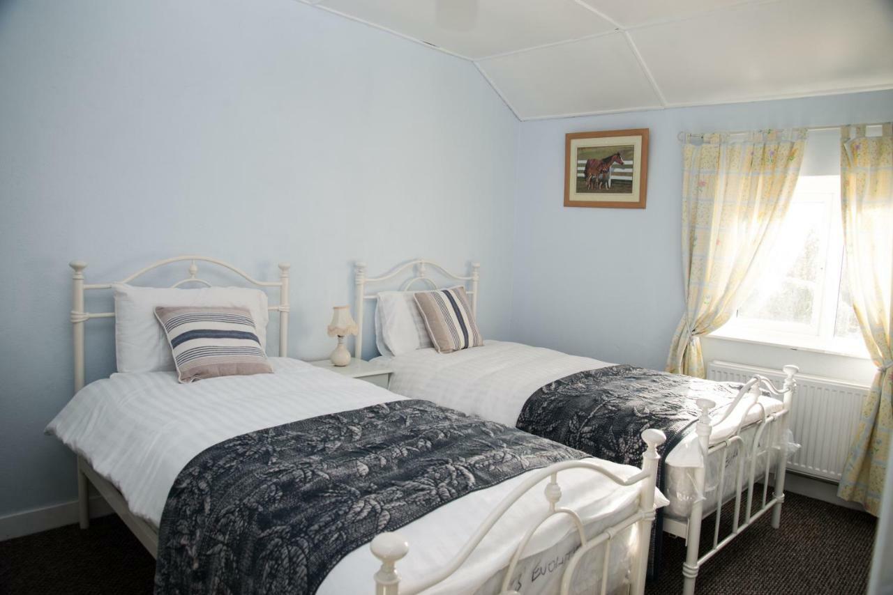 Barney'S Lodge Malin ภายนอก รูปภาพ